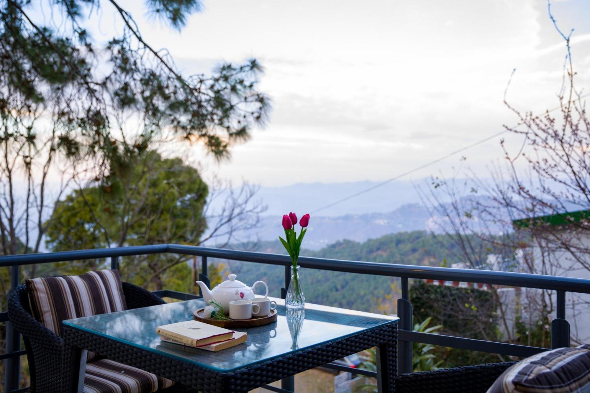 Alaya Stays Mehar Villa - 3 Bhk With Garden & Scenic Views Kasauli Eksteriør billede