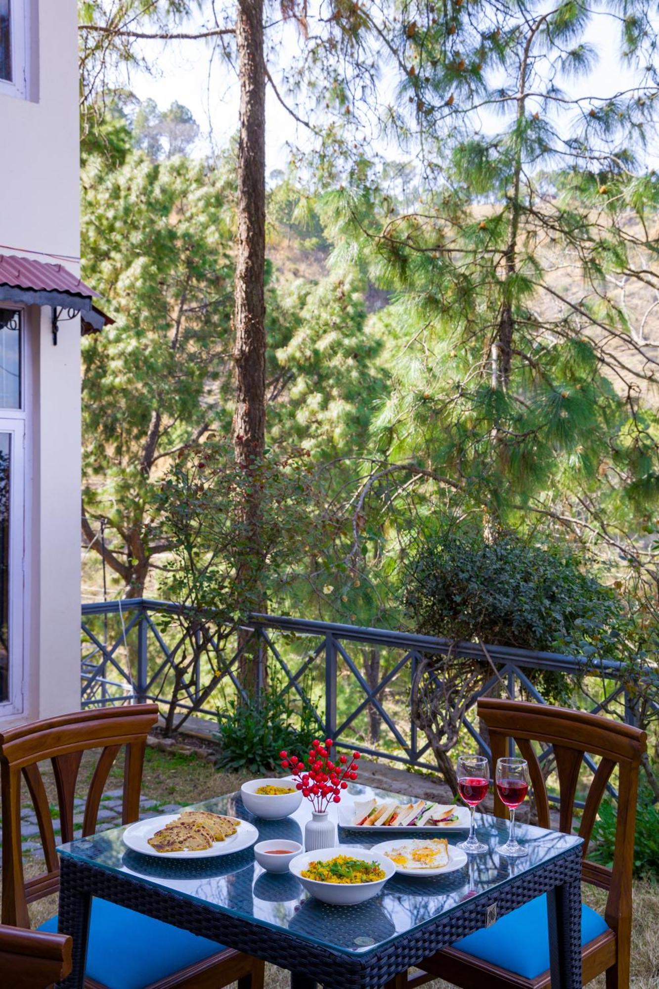 Alaya Stays Mehar Villa - 3 Bhk With Garden & Scenic Views Kasauli Eksteriør billede