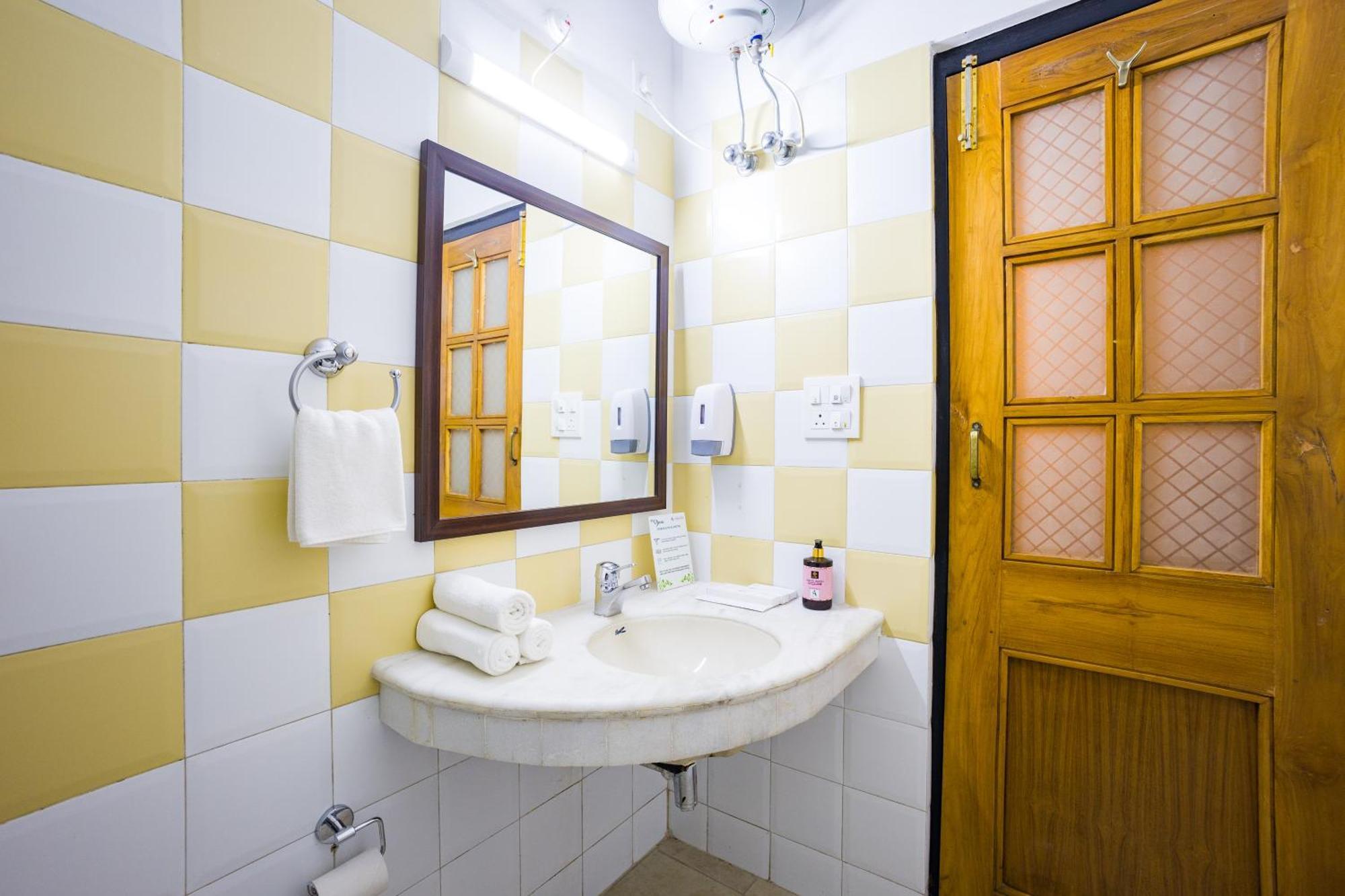 Alaya Stays Mehar Villa - 3 Bhk With Garden & Scenic Views Kasauli Eksteriør billede