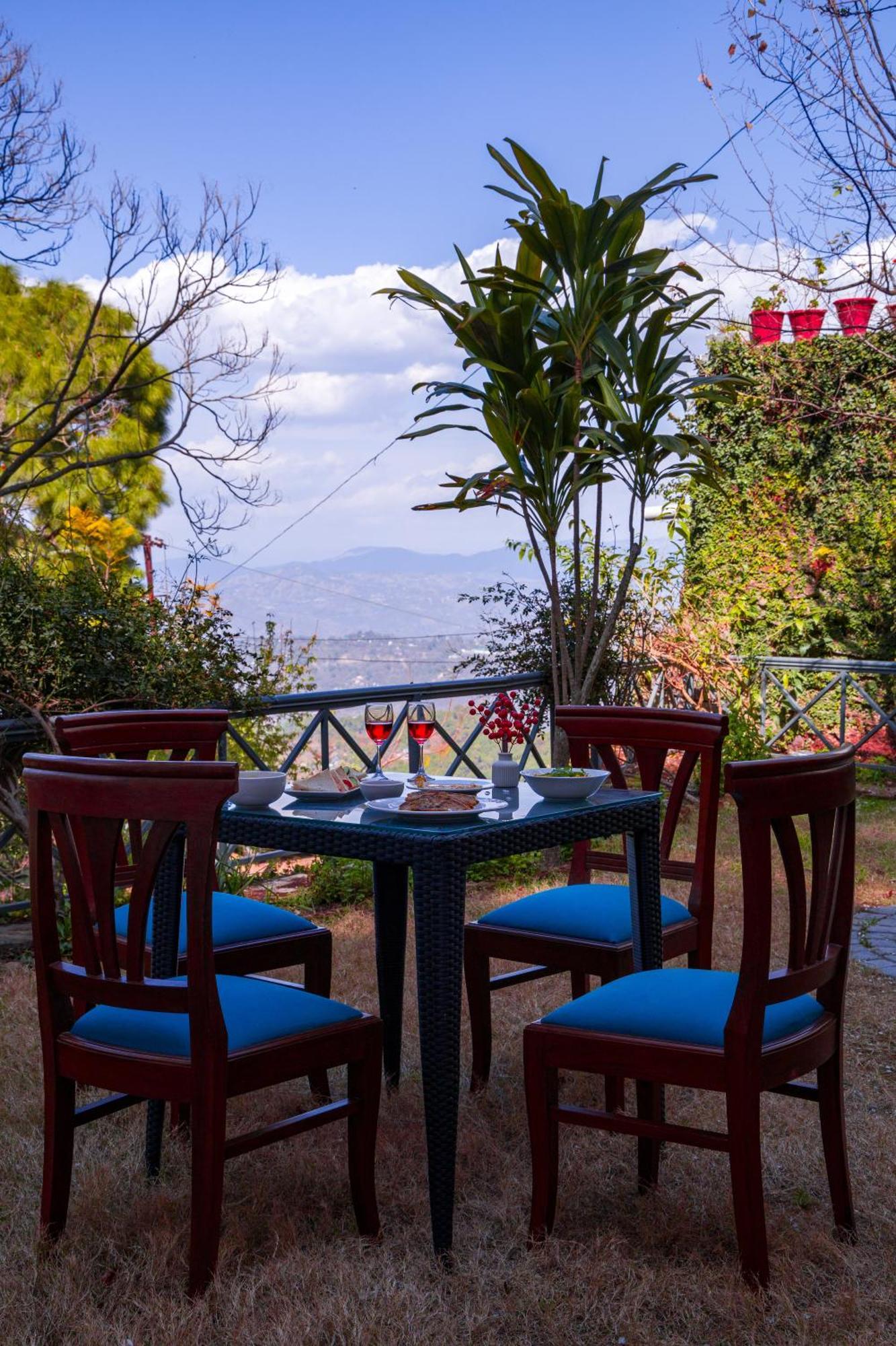 Alaya Stays Mehar Villa - 3 Bhk With Garden & Scenic Views Kasauli Eksteriør billede