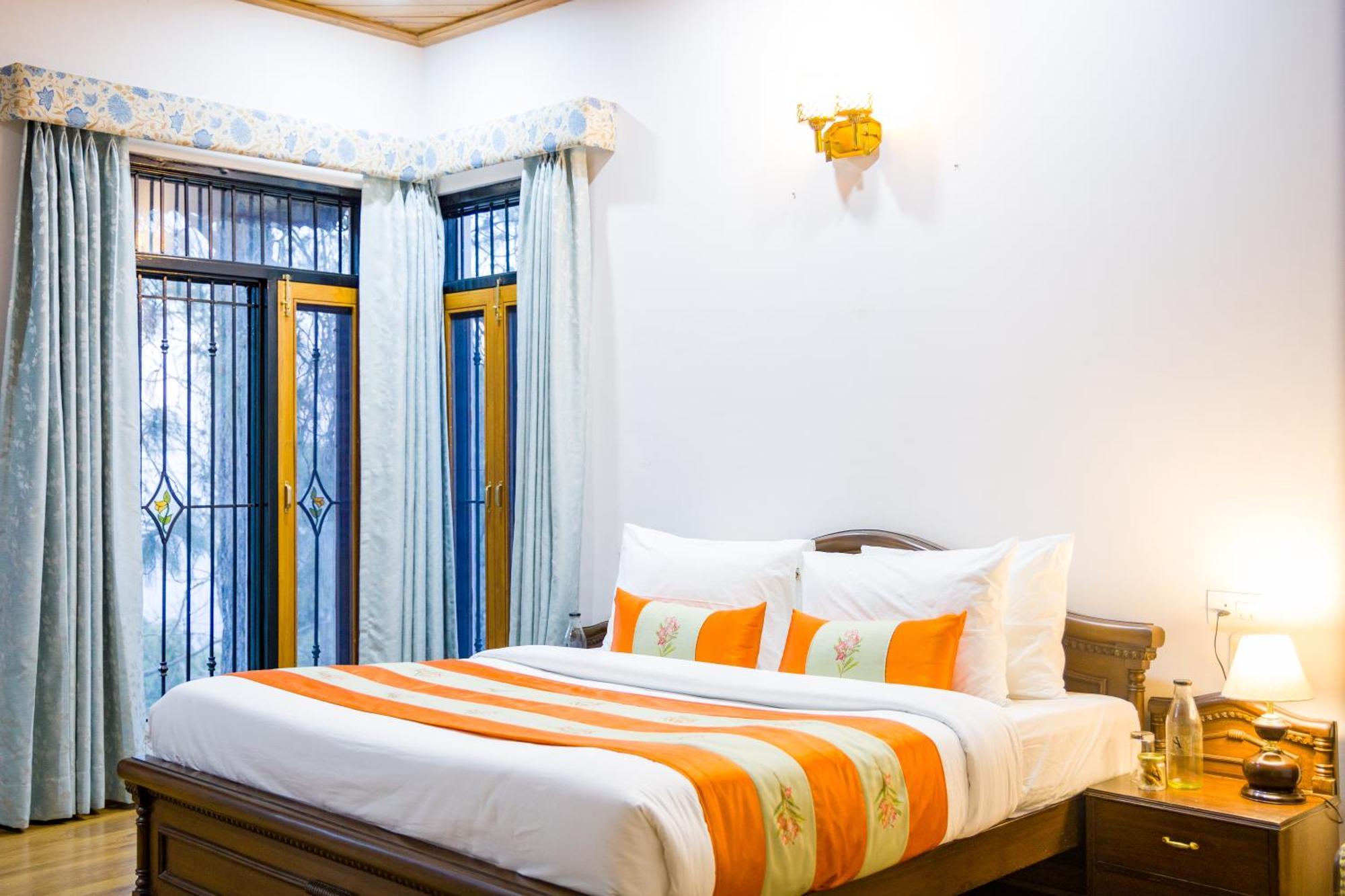Alaya Stays Mehar Villa - 3 Bhk With Garden & Scenic Views Kasauli Eksteriør billede